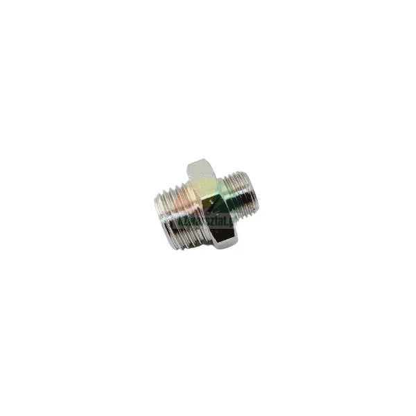 Chromowany, metalowy adapter gwintowany (nypl) z gwintami zewnętrznymi M-M, na białym tle.
