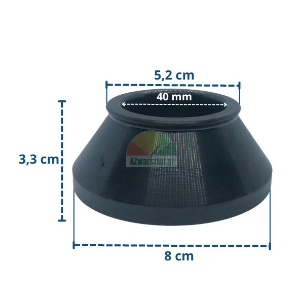 Czarna gumowa uszczelka stożkowa z wymiarami: wysokość 3,3 cm, średnica podstawy 8 cm, średnica górna 5,2 cm oraz otwór wewnętrzny 40 mm.