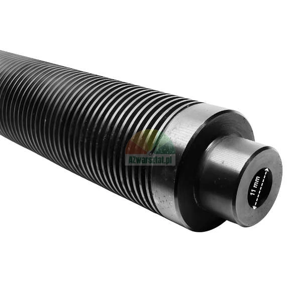 Metalowa rura żebrowana z otworem o średnicy 11 mm na końcu.