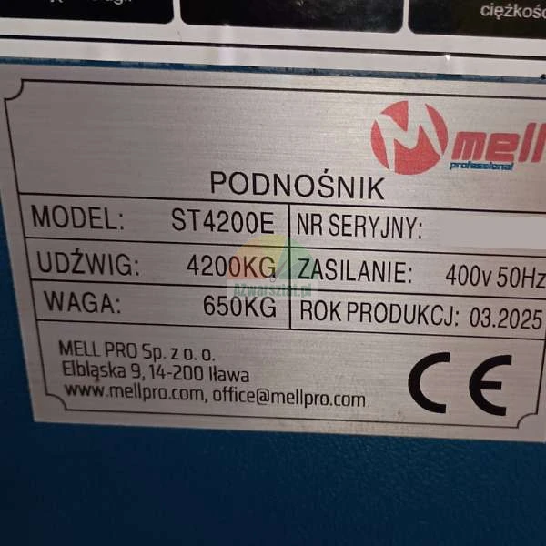 Tabliczka znamionowa podnośnika Mell ST4200E.
