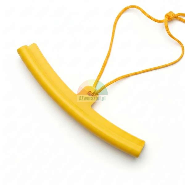 Duża żółta osłona felgi o długości 19,5 cm z dołączonym sznurkiem.