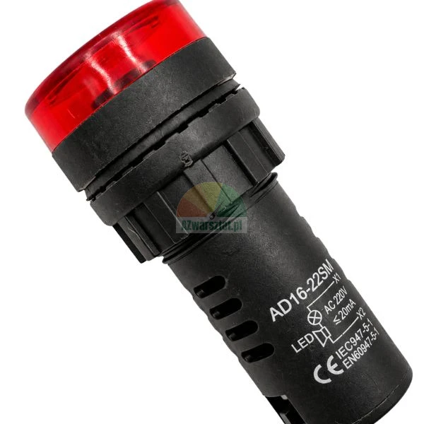 Czerwona lampka sygnalizacyjna LED z buzerem AD16-22SM 220V AC do montażu panelowego na białym tle